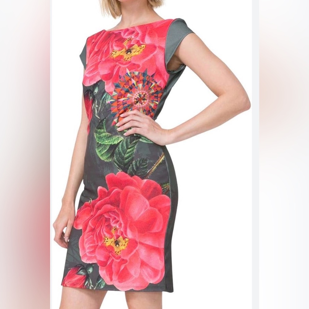 Desigual Bold Floral Sheath Dress. Made in Spain Size: M